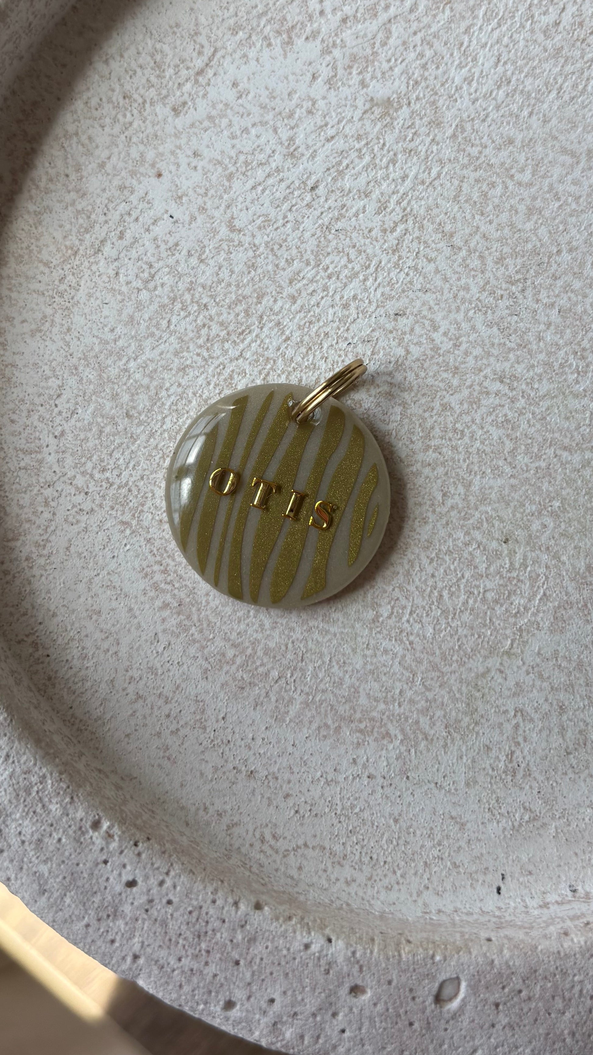 Milky waves ID tag