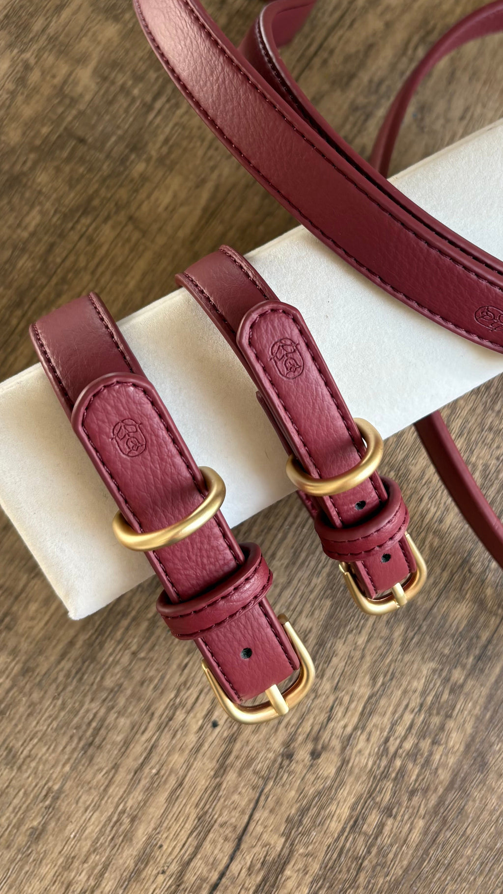 Burgundy Collar